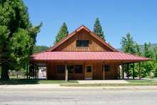 The_barn_front_1100_3288_cropped_2x