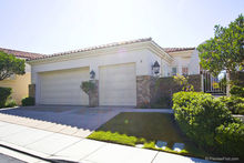 Fmlruj_40294_101_web_cropped_2x