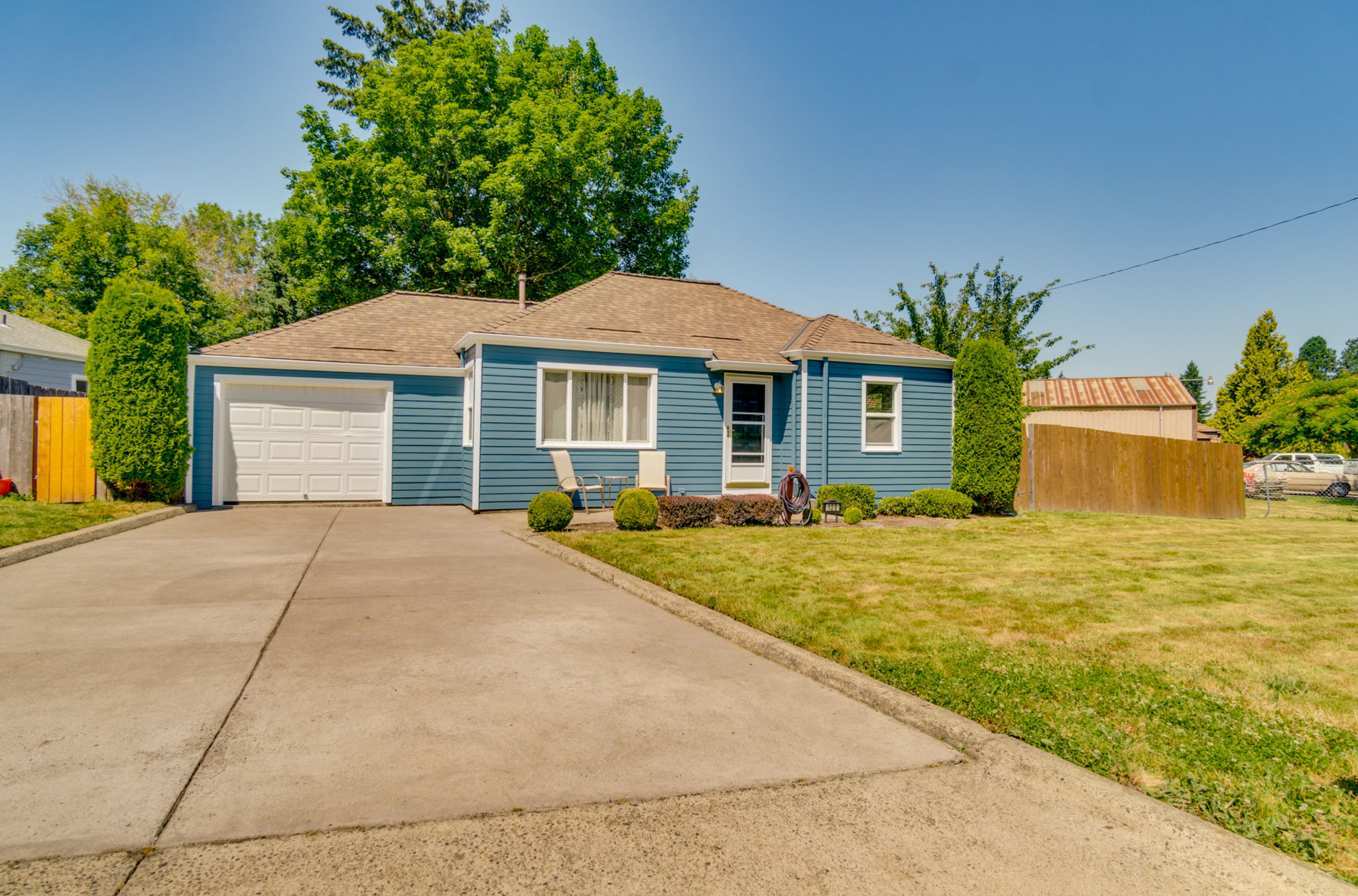 120 Cedar Ln Wood Village, Oregon by Jonathan Schweitzer