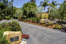 Nabyji_43693_101_web_cropped_2x